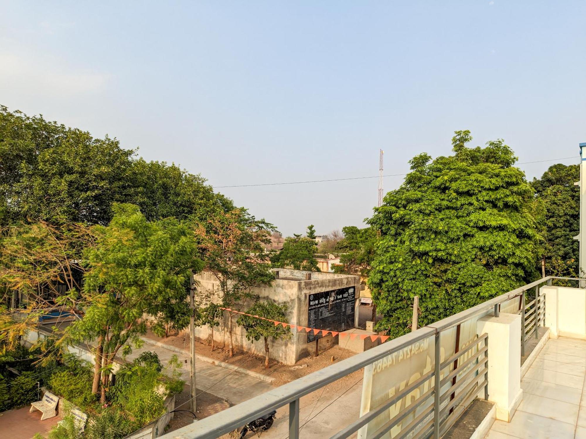 Samrat Homestay Garudeshwar Dış mekan fotoğraf