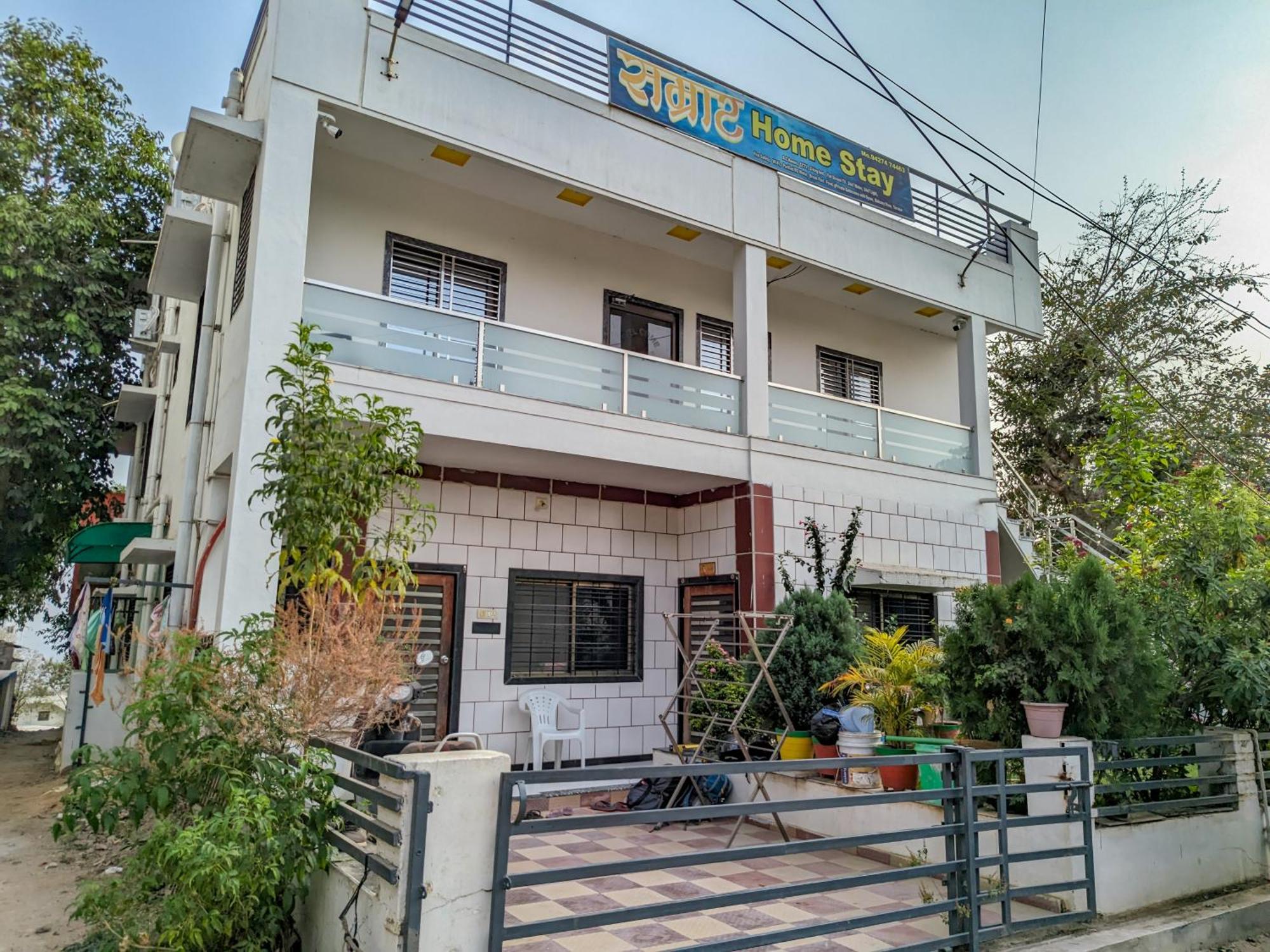 Samrat Homestay Garudeshwar Dış mekan fotoğraf